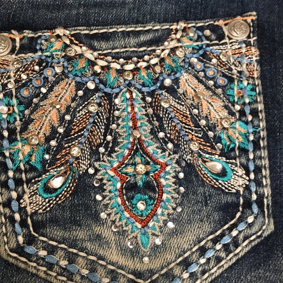 Sparkly Rhinestone feather shorts - Picture 6 of 7